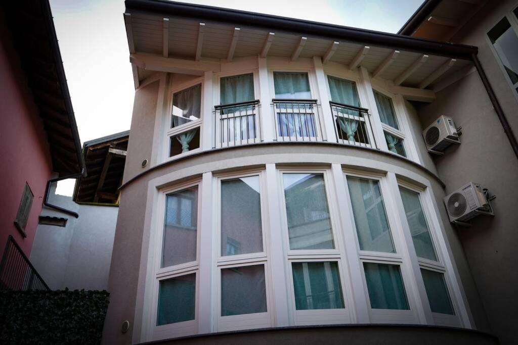 L'Attico Del Lago Sesto Calende Exterior photo
